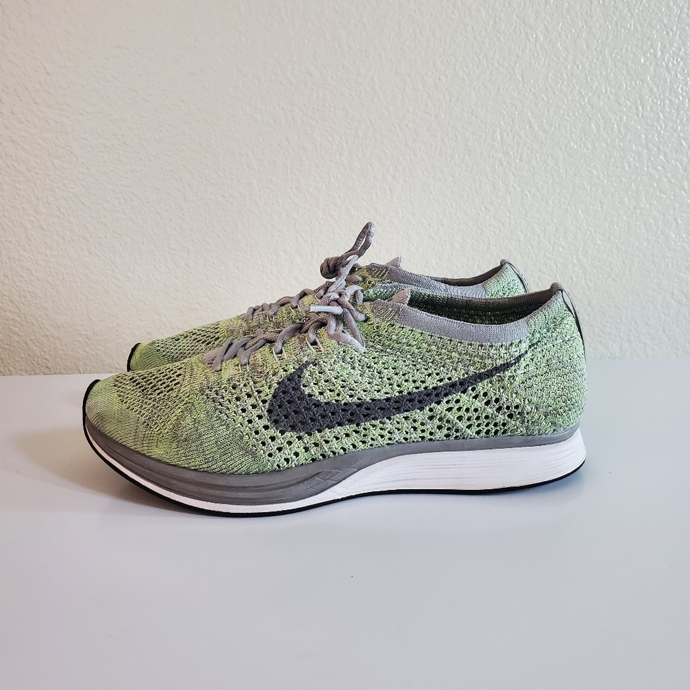 🔥 Nike Flyknit Racer ghost green sz 8.5